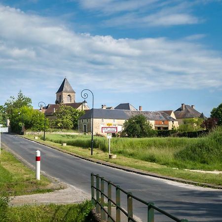 Gite Le Noyer - L'Ancien Vignoble Saint-Julien-de-Lampon Bagian luar foto