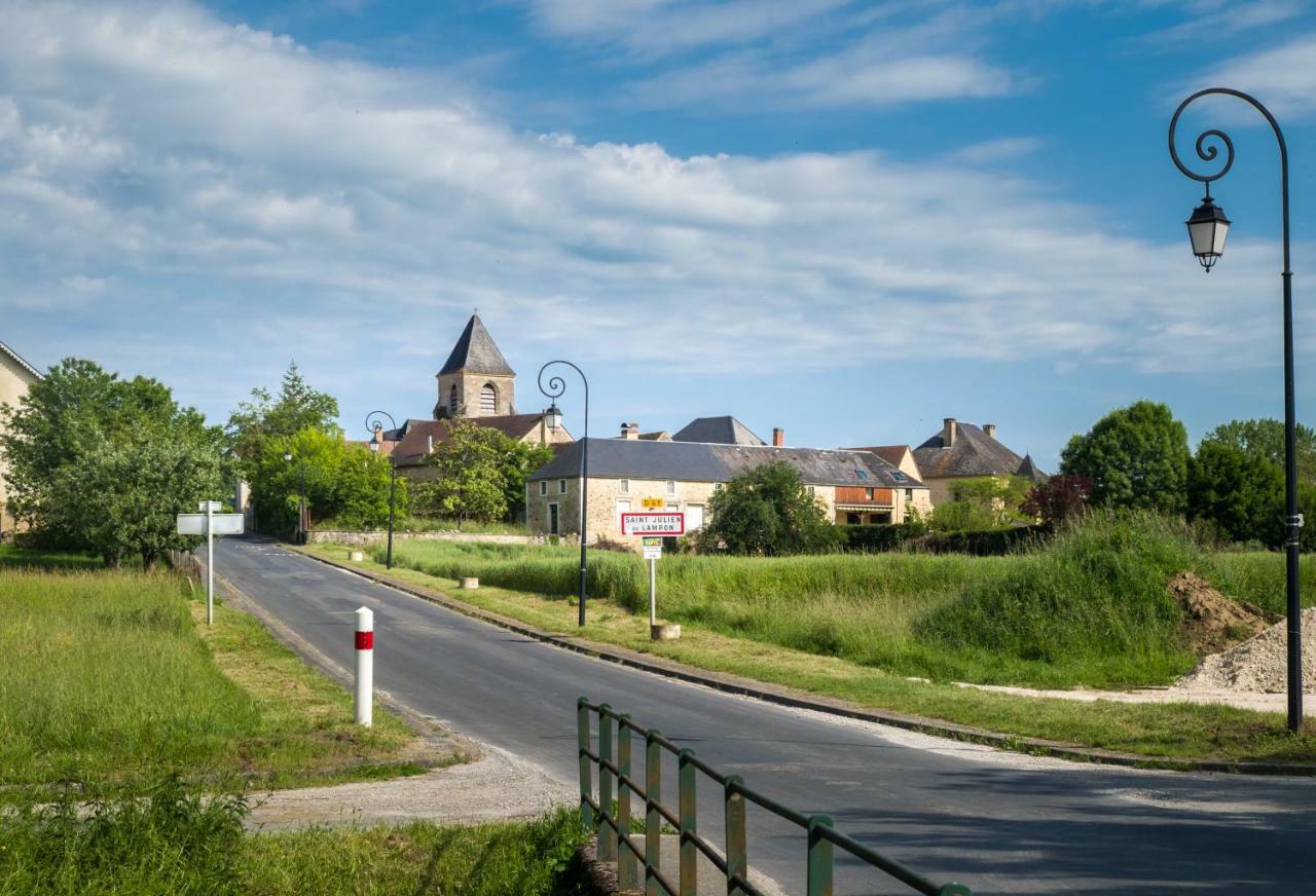 Gite Le Noyer - L'Ancien Vignoble Saint-Julien-de-Lampon Bagian luar foto